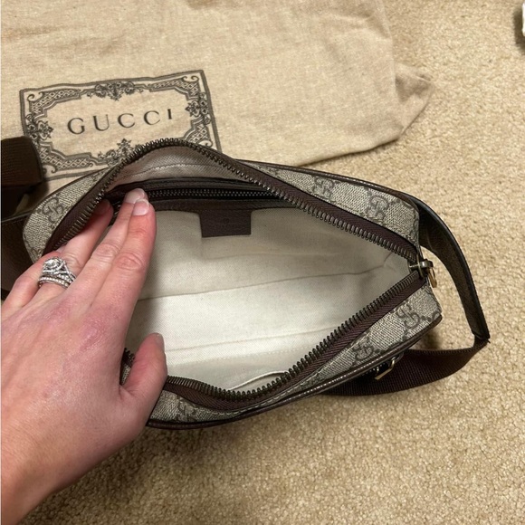Authentic, like new Gucci belt bag - Picture 6 of 10